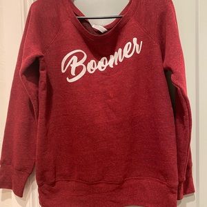 Women’s OU Boomer swoop next sweatshirt light weight.